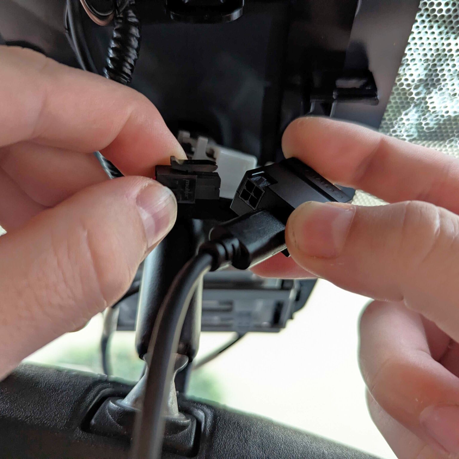 plug the comma power into the harness box